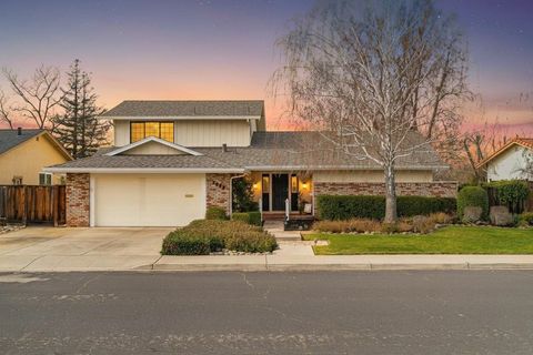 Photo of 2059 Westbrook Ln, Livermore, CA 94550 (MLS # 41122718)