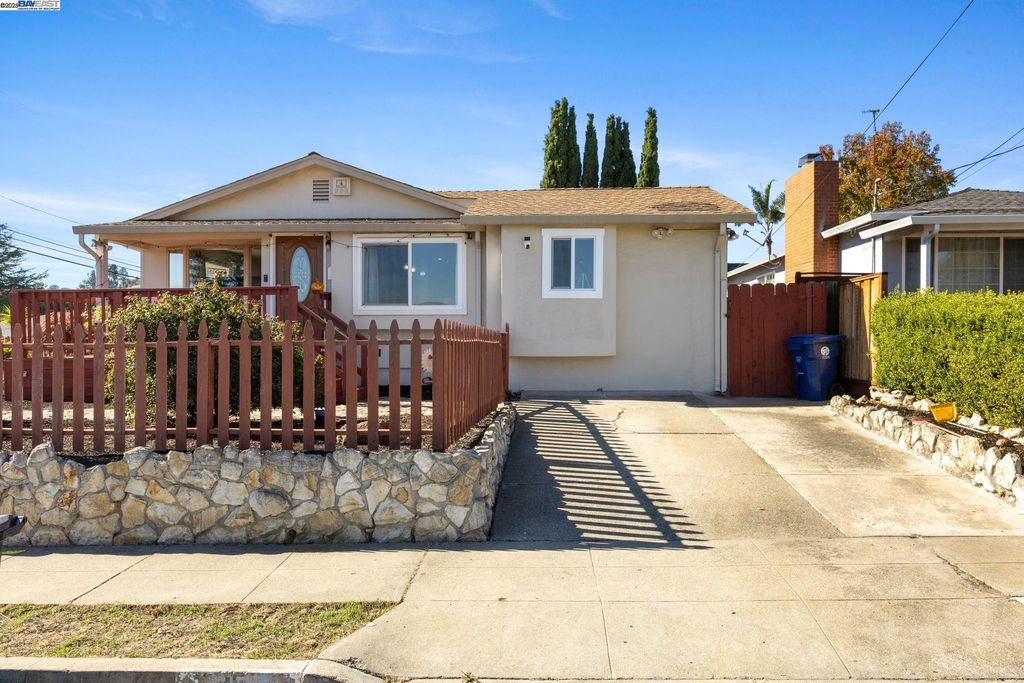 Photo of 19695 Bernal St, Castro Valley, CA 94546 (MLS # 41115987)