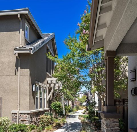 A home in East Palo Alto