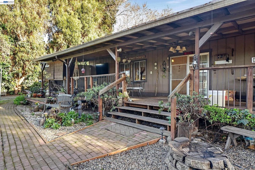 Photo of 1177 Thiel Rd, Hayward, CA 94544 (MLS # 41126341)