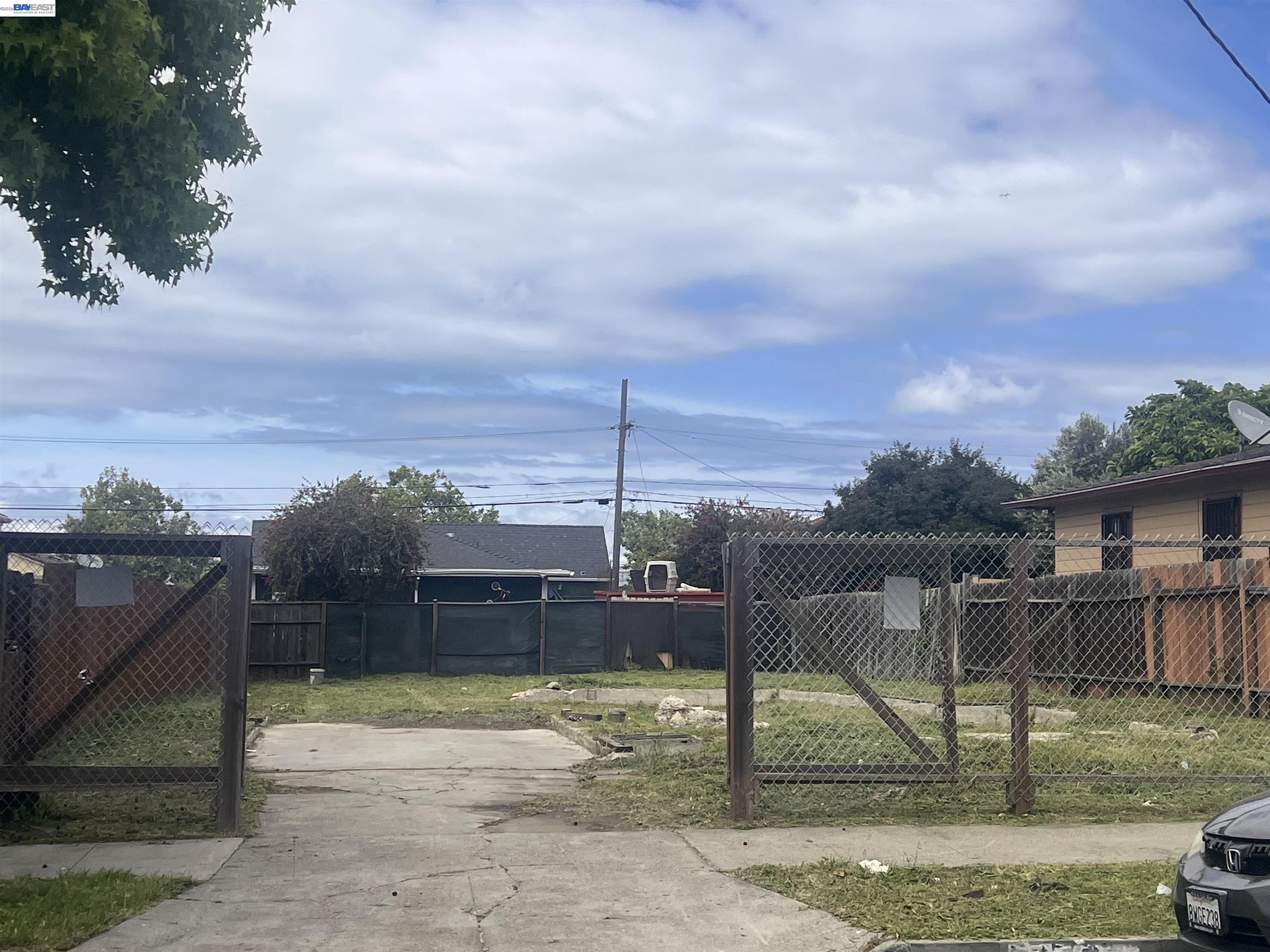Photo 1 of 19 — 1737 ESMOND AVE, Richmond, CA 94801