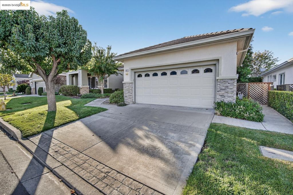 Photo of 1927 Whitten Pl, Brentwood, CA 94513 (MLS # 41116303)