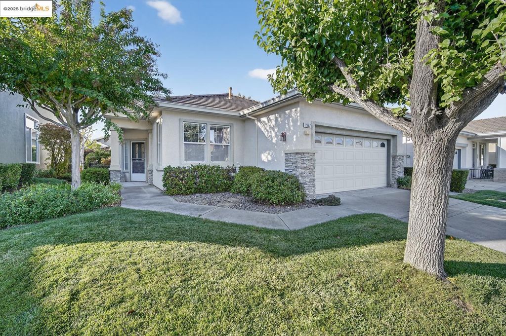 Photo of 1927 Whitten Pl, Brentwood, CA 94513 (MLS # 41116303)