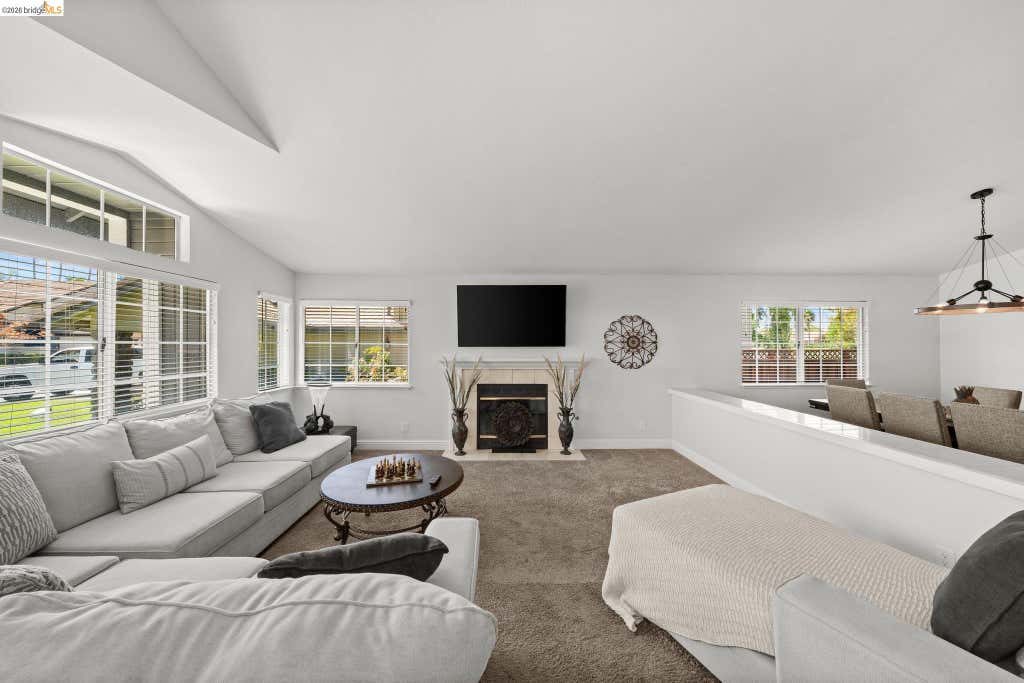 Photo of 2212 Colonial Ct, Discovery Bay, CA 94505 (MLS # 41145658)
