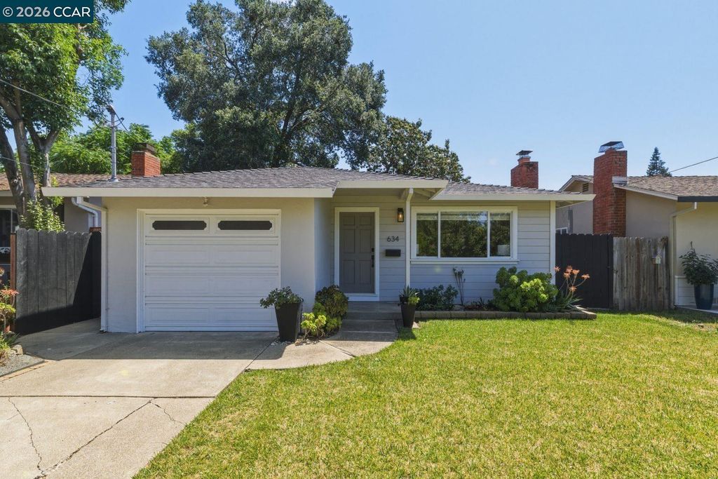 Photo of 634 Teresa St, Martinez, CA 94553 (MLS # 41135555)