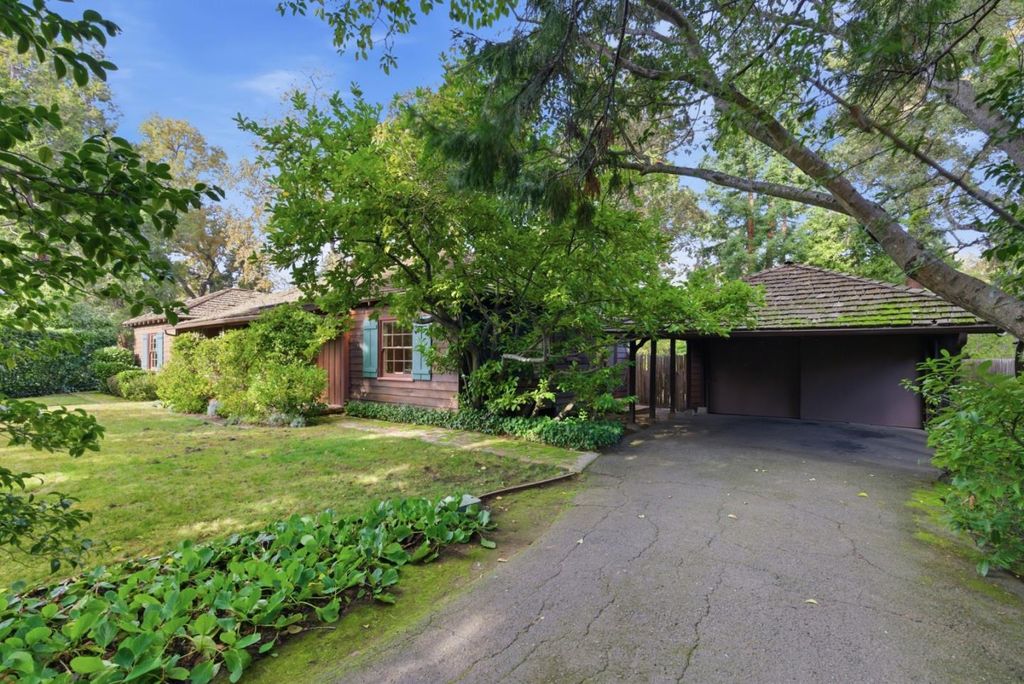 Photo of 521 Entrada Way, Menlo Park, CA 94025 (MLS # ML82029770)