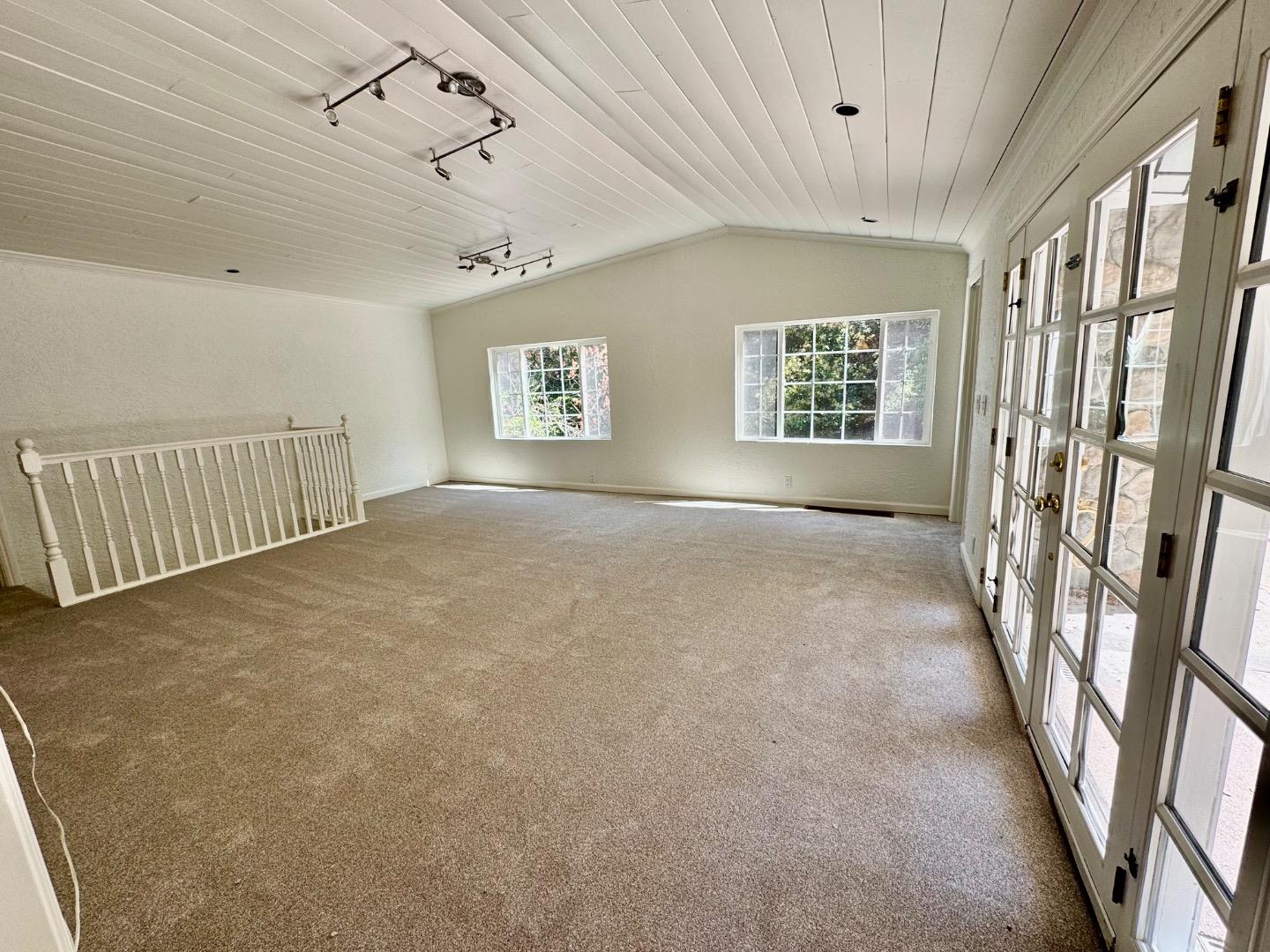 Redwood City, California 94062, United States, 3 Bedrooms Bedrooms, ,2 BathroomsBathrooms,Residential,Pending,204337