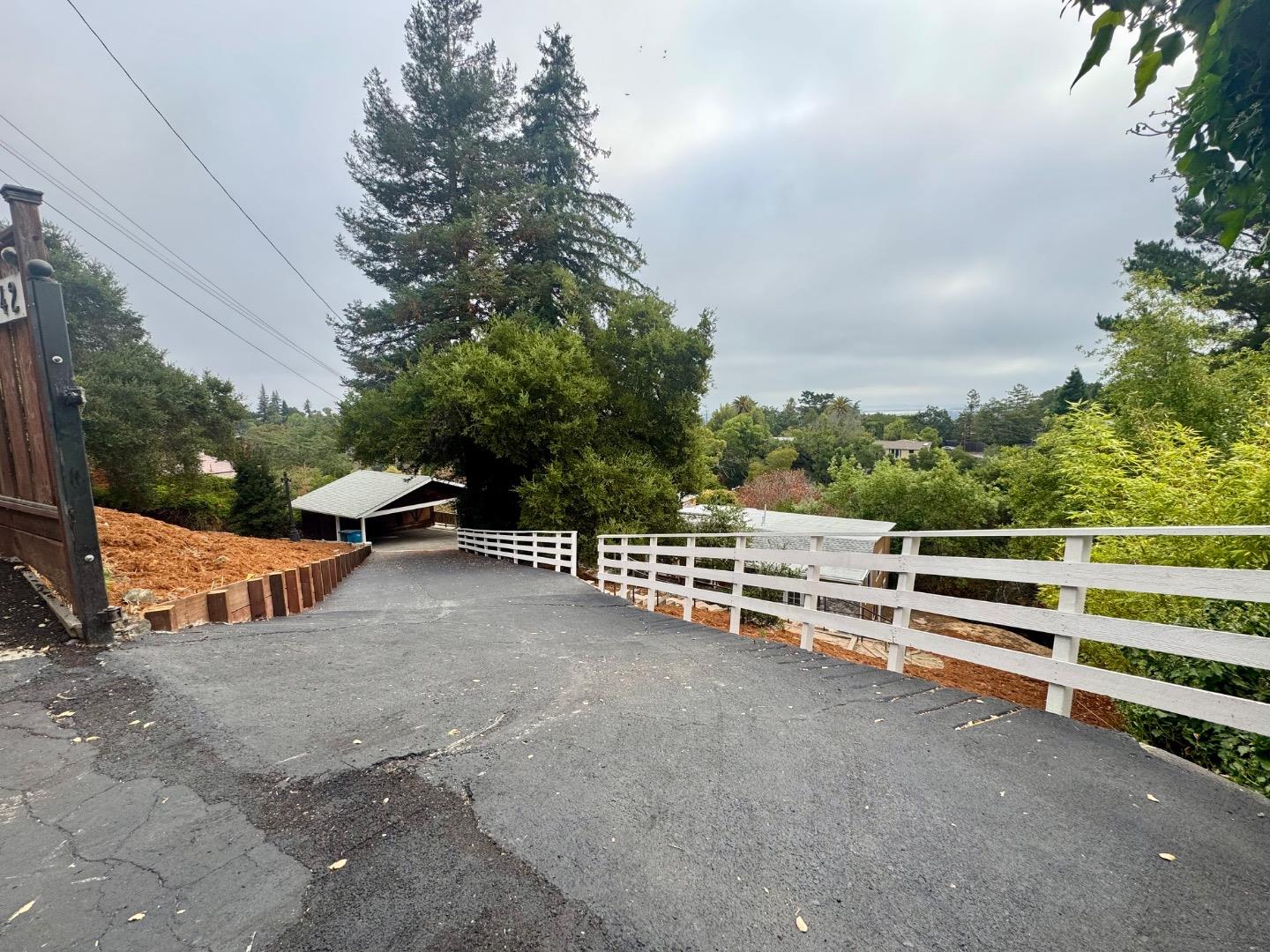 Redwood City, California 94062, United States, 3 Bedrooms Bedrooms, ,2 BathroomsBathrooms,Residential,Pending,204337