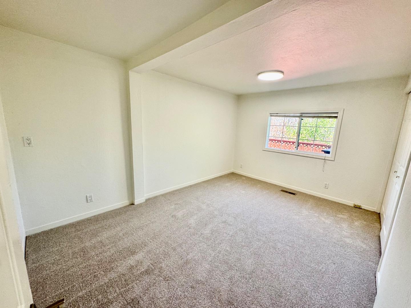 Redwood City, California 94062, United States, 3 Bedrooms Bedrooms, ,2 BathroomsBathrooms,Residential,Pending,204337