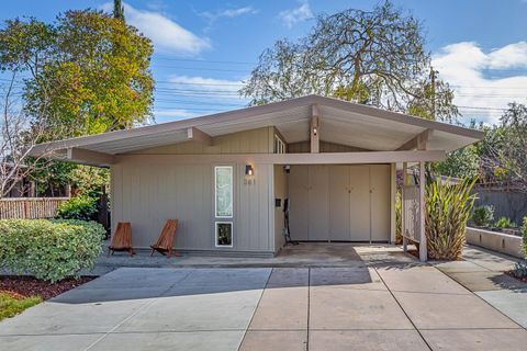 A home in Palo Alto