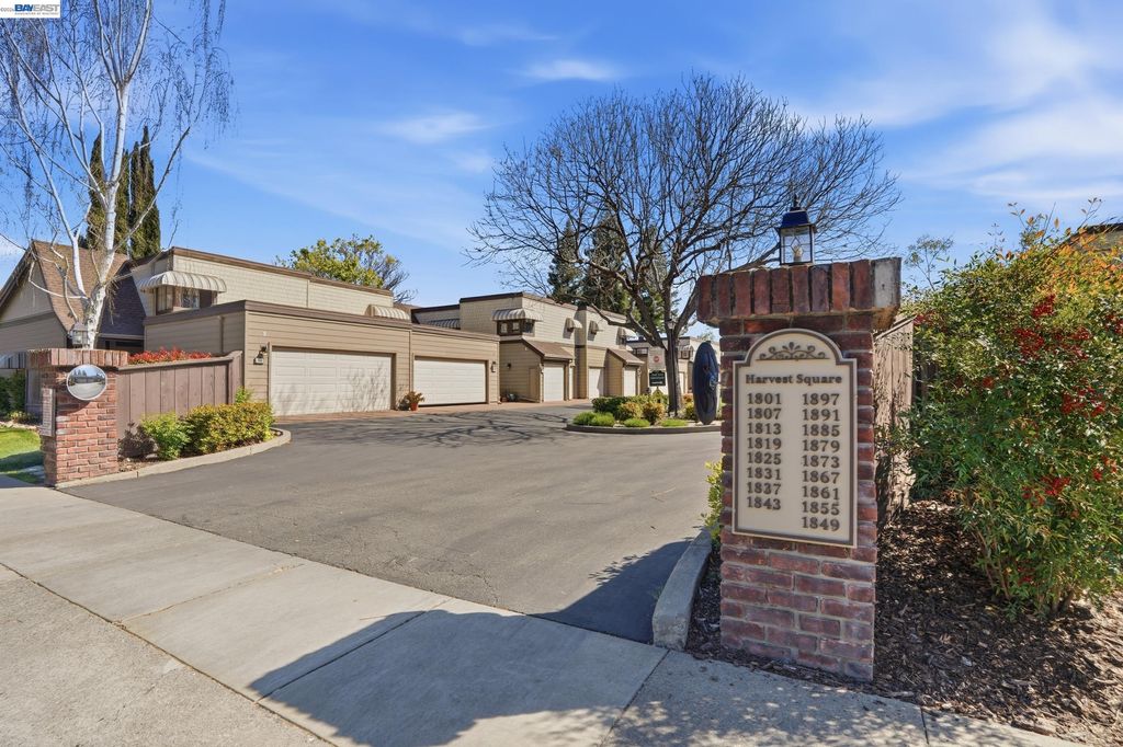 Photo of 1825 Crestline Rd, Pleasanton, CA 94566 (MLS # 41127418)