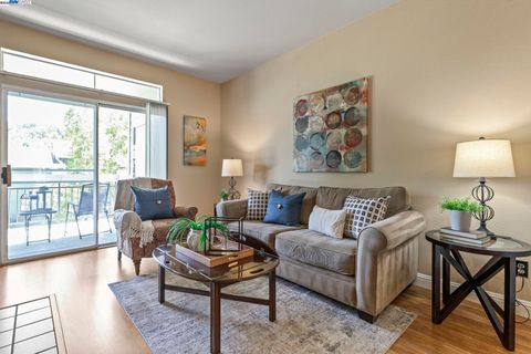 Photo of 8040 Mountain View Dr #E, Pleasanton, CA 94588 (MLS # 41104482)