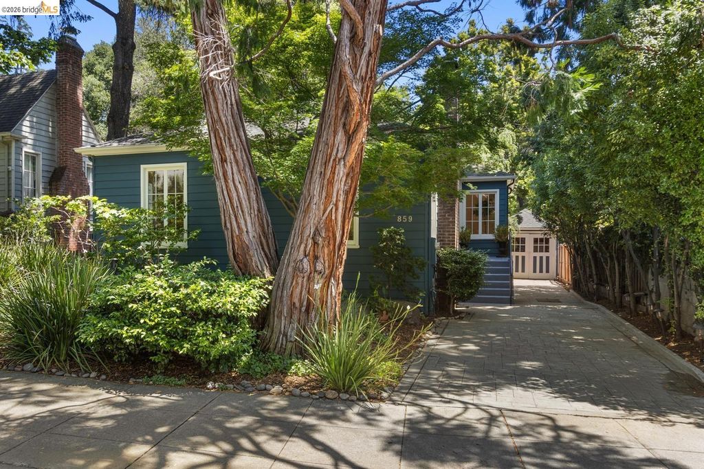 Photo of 859 Sunnyhills Rd, Oakland, CA 94610 (MLS # 41135566)