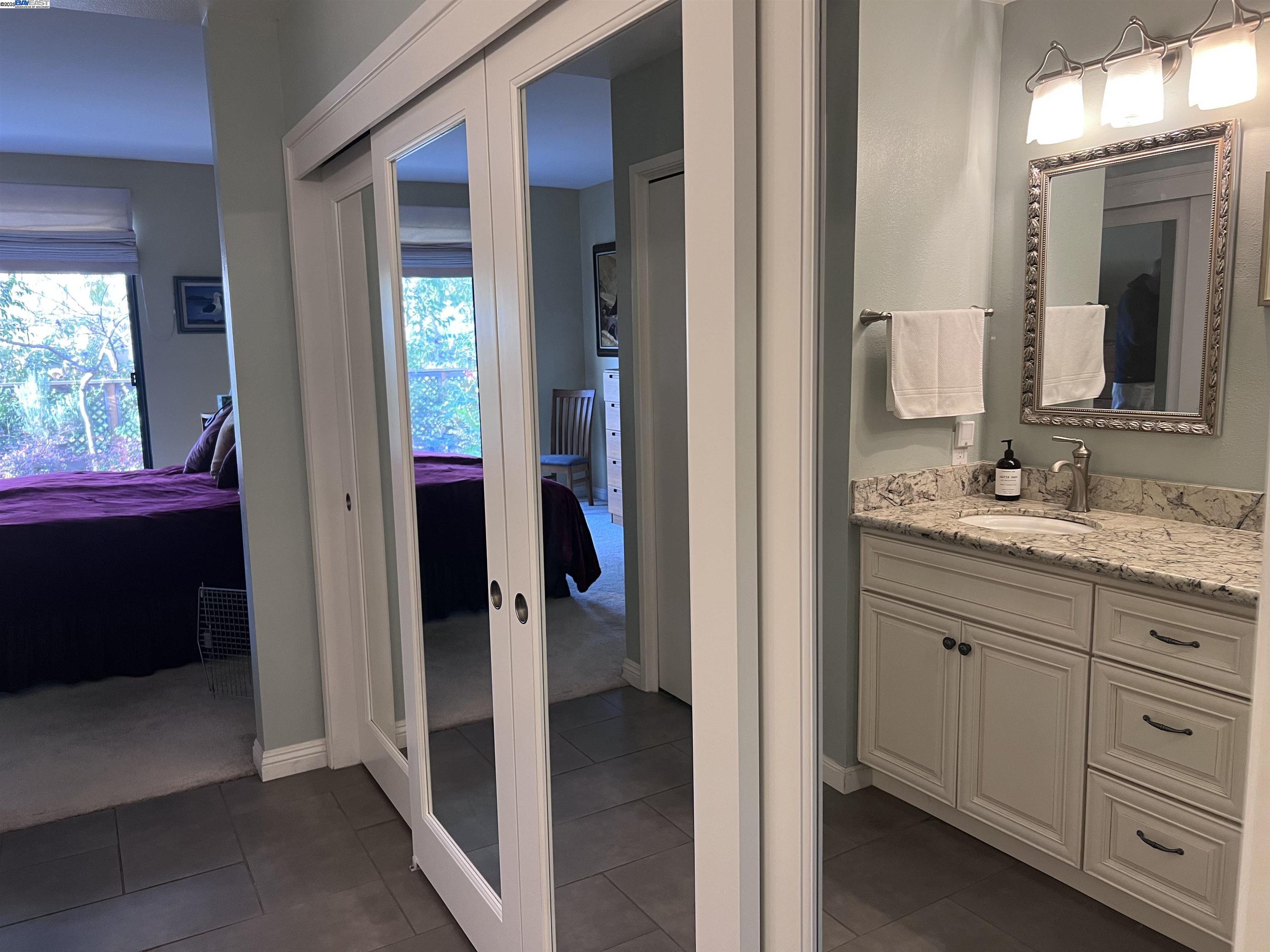 Alameda, California 94501, United States, 2 Bedrooms Bedrooms, ,2 BathroomsBathrooms,Residential,Pending,19447