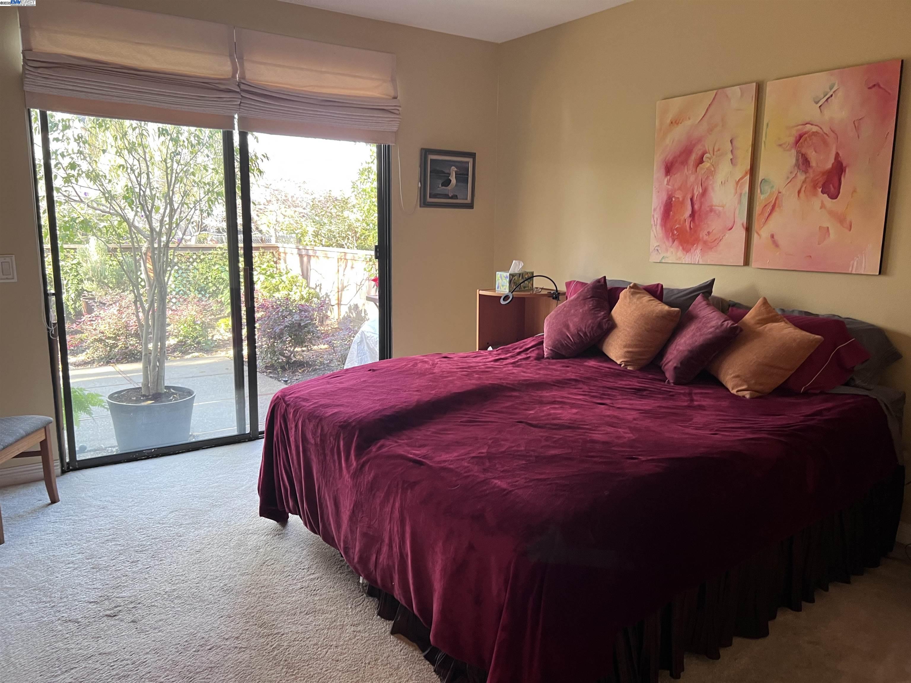 Alameda, California 94501, United States, 2 Bedrooms Bedrooms, ,2 BathroomsBathrooms,Residential,Pending,19447