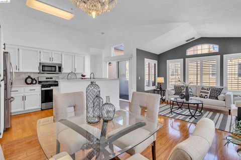 Photo of 4207 Zevanove Ct, Pleasanton, CA 94588 (MLS # 41132085)