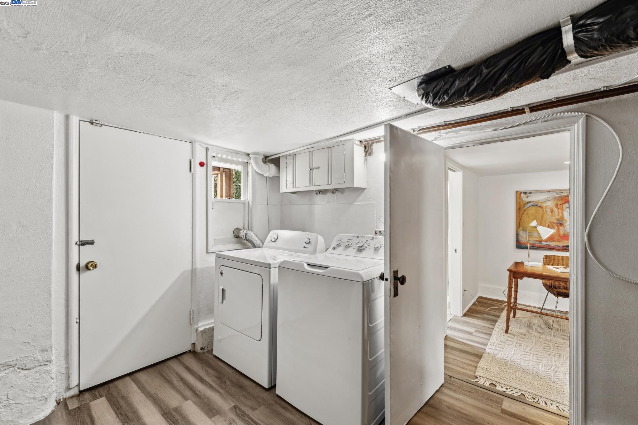 Berkeley, California 94702, United States, 2 Bedrooms Bedrooms, ,2 BathroomsBathrooms,Residential,Pending,81635