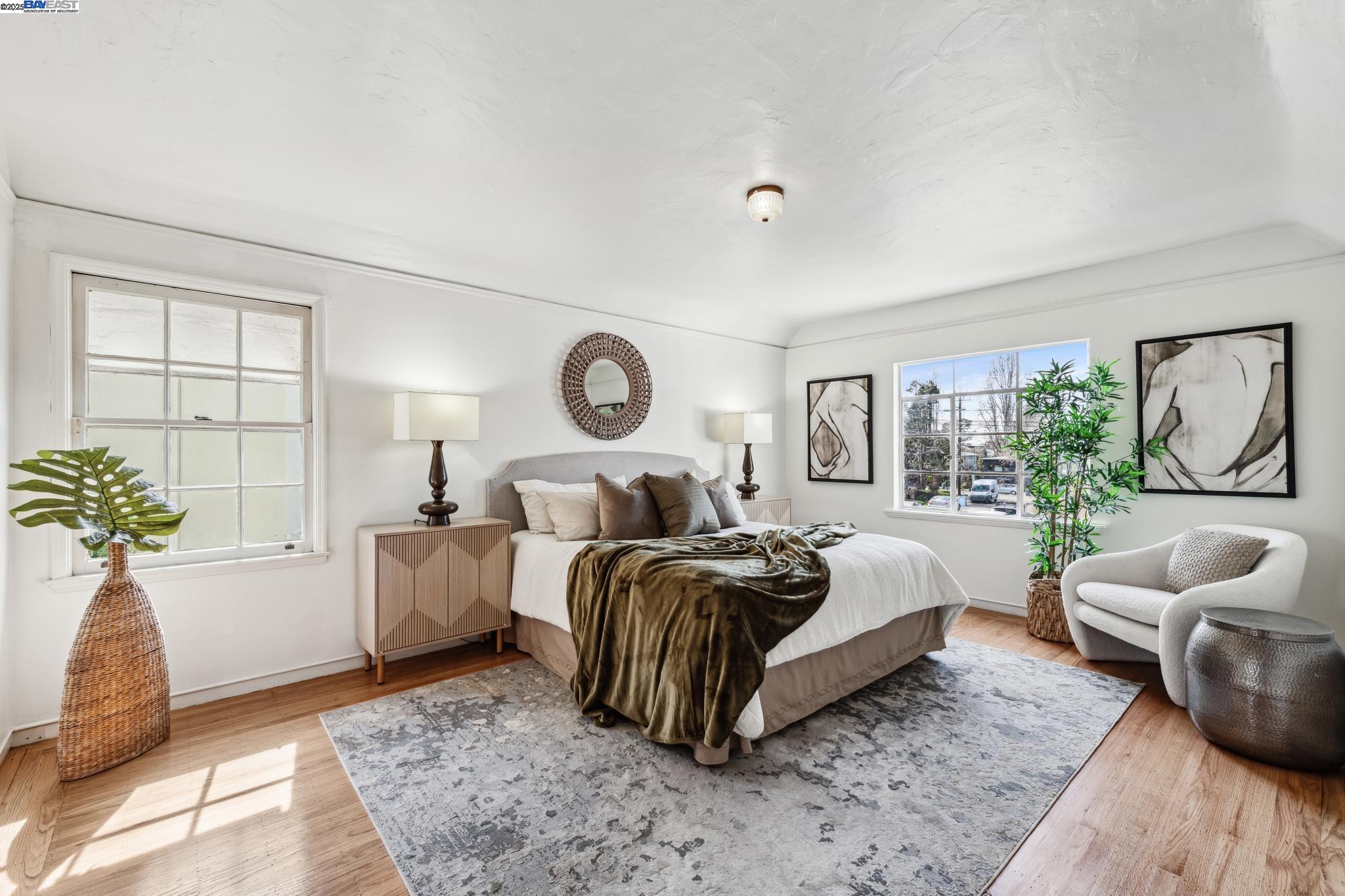 Berkeley, California 94702, United States, 2 Bedrooms Bedrooms, ,2 BathroomsBathrooms,Residential,Pending,81635