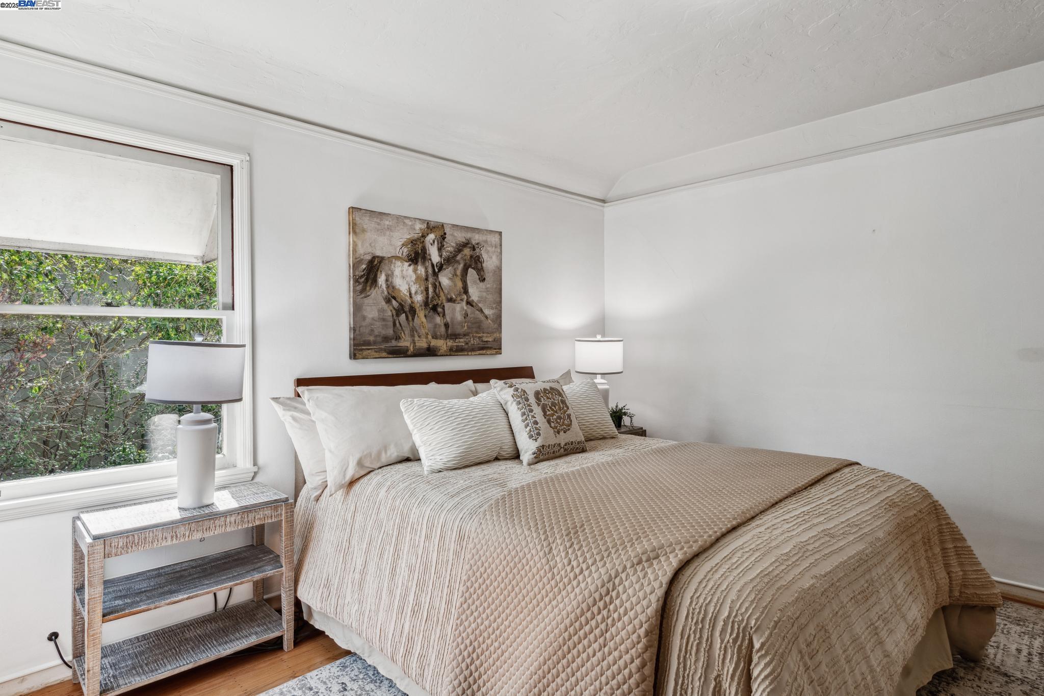 Berkeley, California 94702, United States, 2 Bedrooms Bedrooms, ,2 BathroomsBathrooms,Residential,Pending,81635