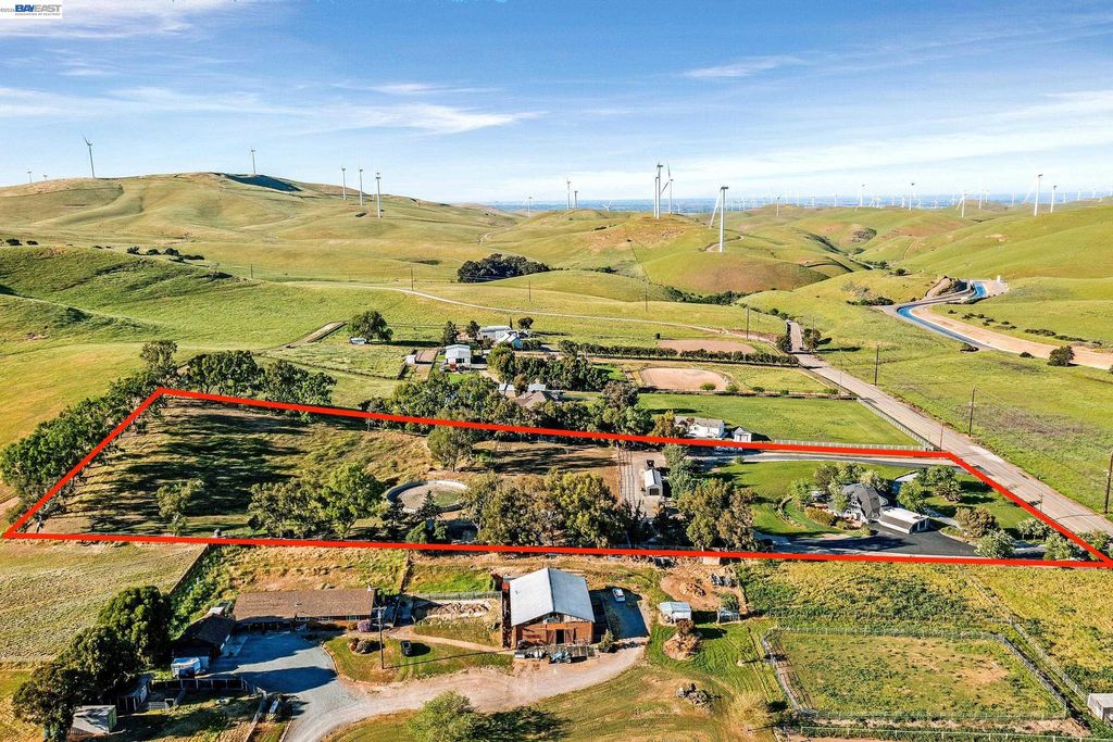 Photo of 4002 Dyer Rd, Livermore, CA 94551 (MLS # 41129206)