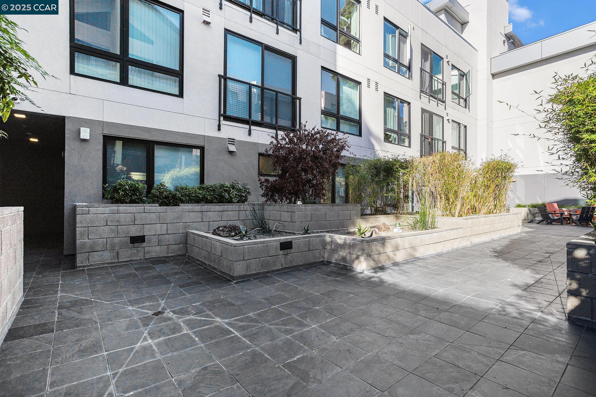 Walnut Creek, California 94596, United States, 2 Bedrooms Bedrooms, ,3 BathroomsBathrooms,Residential,Pending,136986