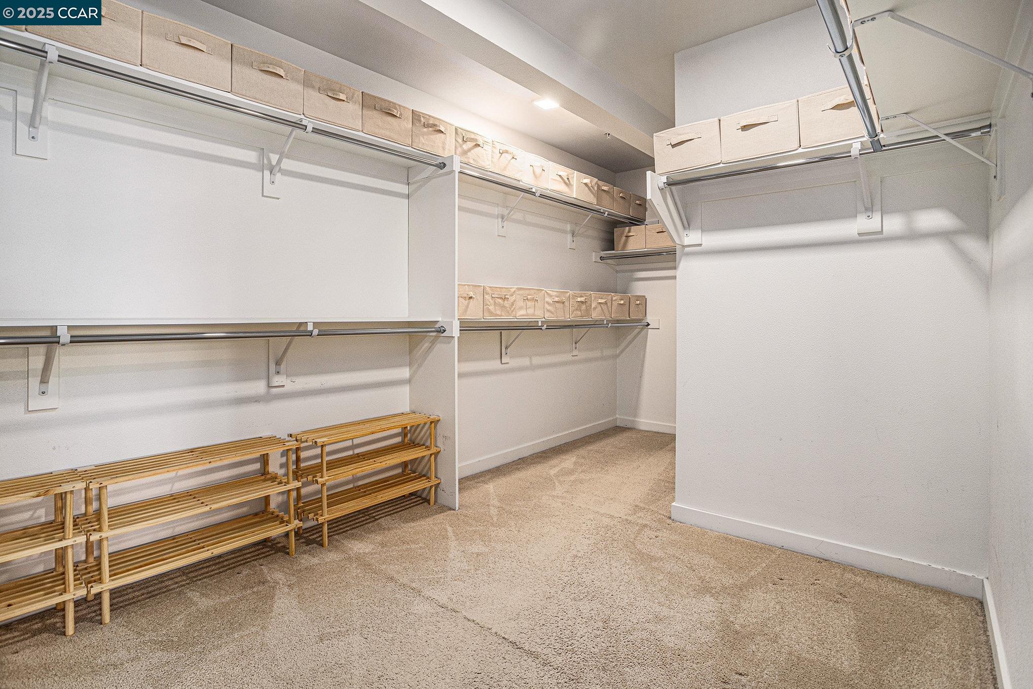 Walnut Creek, California 94596, United States, 2 Bedrooms Bedrooms, ,3 BathroomsBathrooms,Residential,Pending,136986