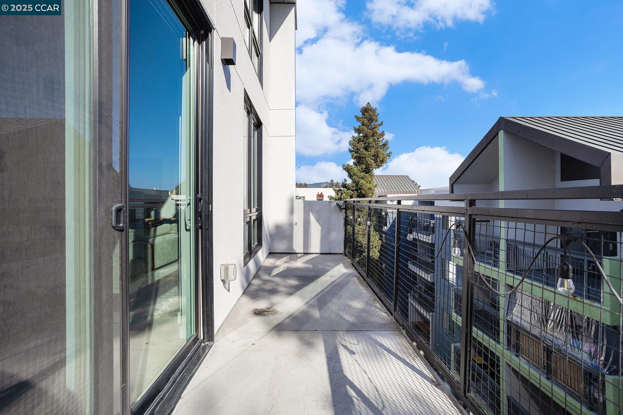 Walnut Creek, California 94596, United States, 2 Bedrooms Bedrooms, ,3 BathroomsBathrooms,Residential,Pending,136986