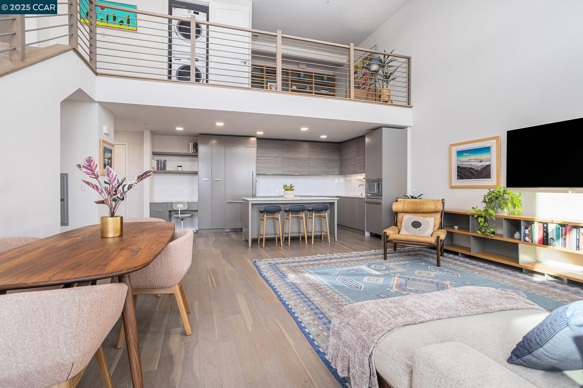 Walnut Creek, California 94596, United States, 2 Bedrooms Bedrooms, ,3 BathroomsBathrooms,Residential,Pending,136986