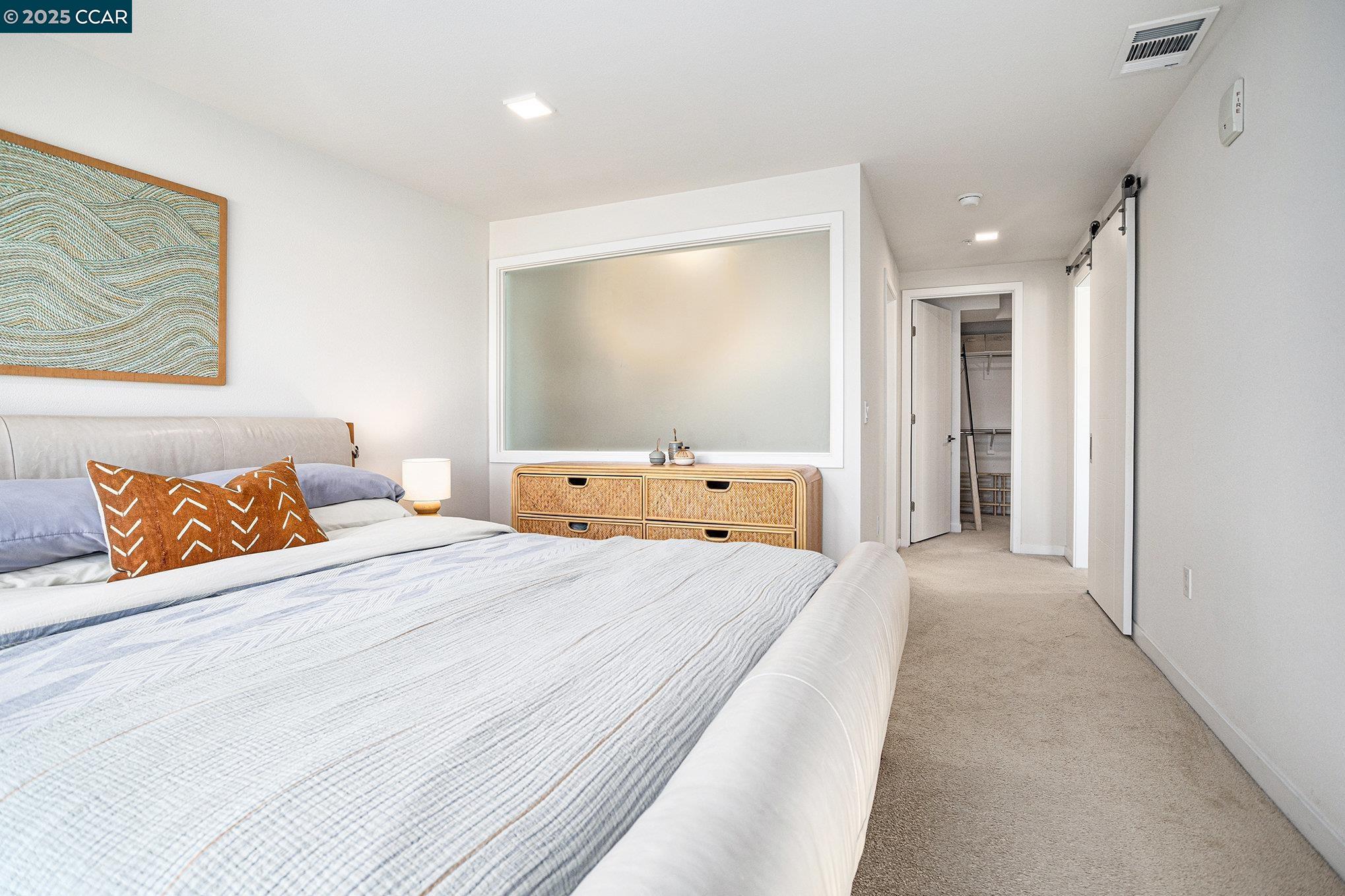 Walnut Creek, California 94596, United States, 2 Bedrooms Bedrooms, ,3 BathroomsBathrooms,Residential,Pending,136986