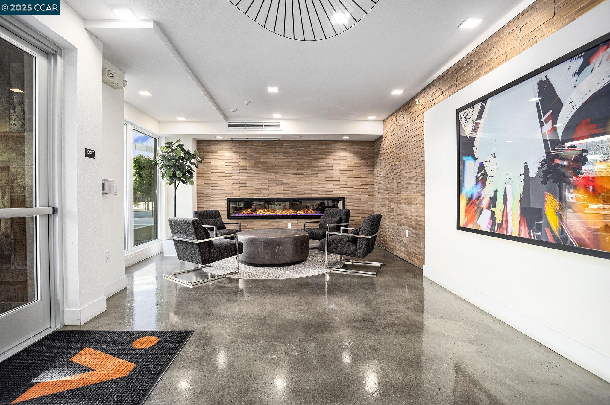 Walnut Creek, California 94596, United States, 2 Bedrooms Bedrooms, ,3 BathroomsBathrooms,Residential,Pending,136986