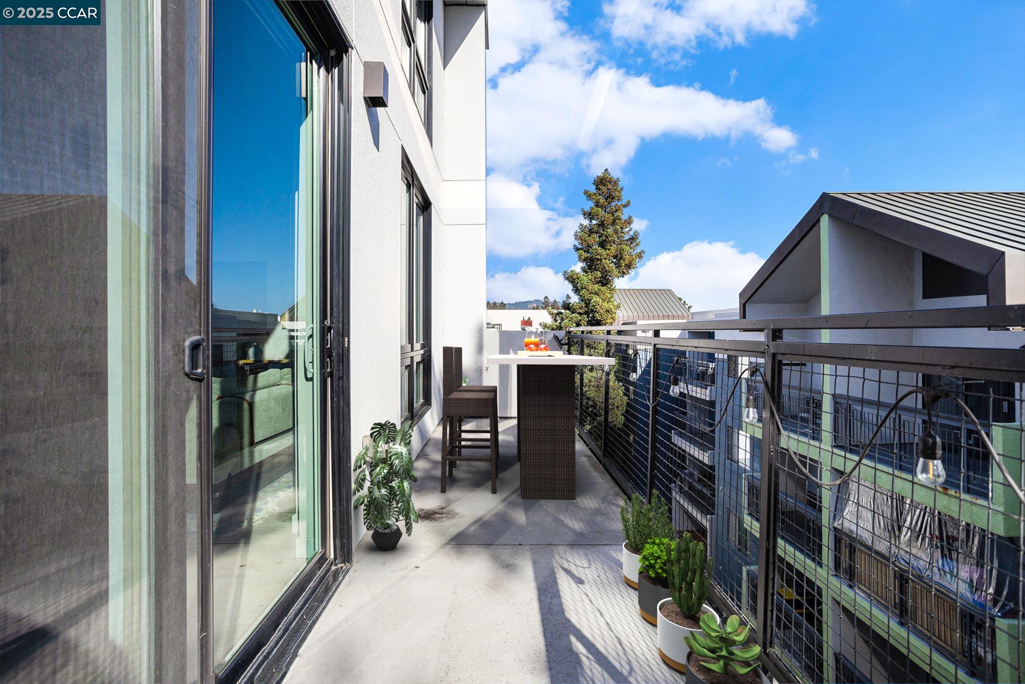 Walnut Creek, California 94596, United States, 2 Bedrooms Bedrooms, ,3 BathroomsBathrooms,Residential,Pending,136986