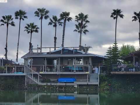 A home in Isleton