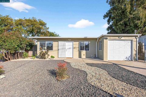 Photo of 239 Jennifer Dr, San Pablo, CA 94806 (MLS # 41118601)