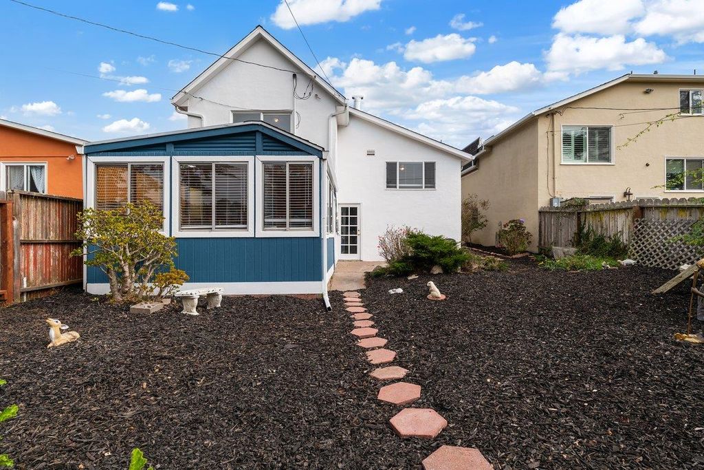 Photo of 15 Cliffside Drive, Daly City, CA 94015 (MLS # ML82025642)