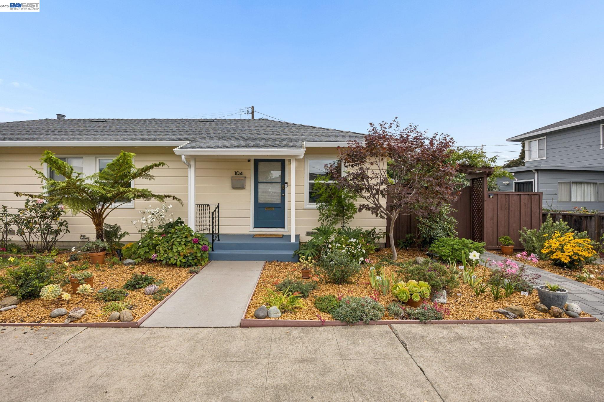 104 Cypress St