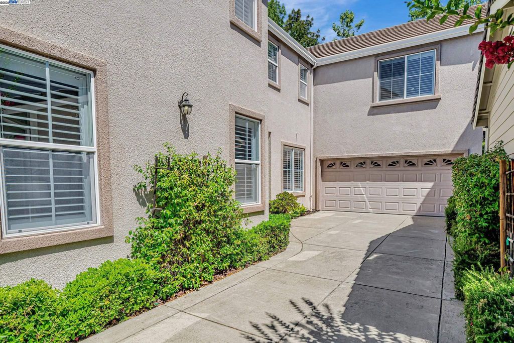 Photo of 260 Abigail Cir, Danville, CA 94506 (MLS # 41116066)