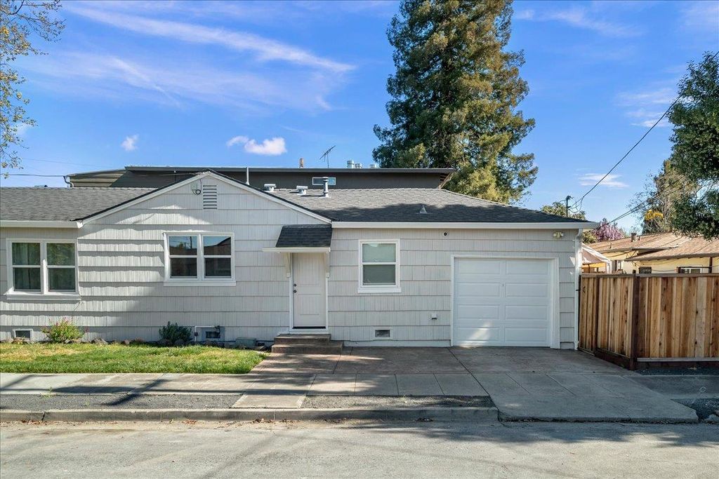 Photo of 1105 Oak Avenue, Redwood City, CA 94061 (MLS # ML82037720)