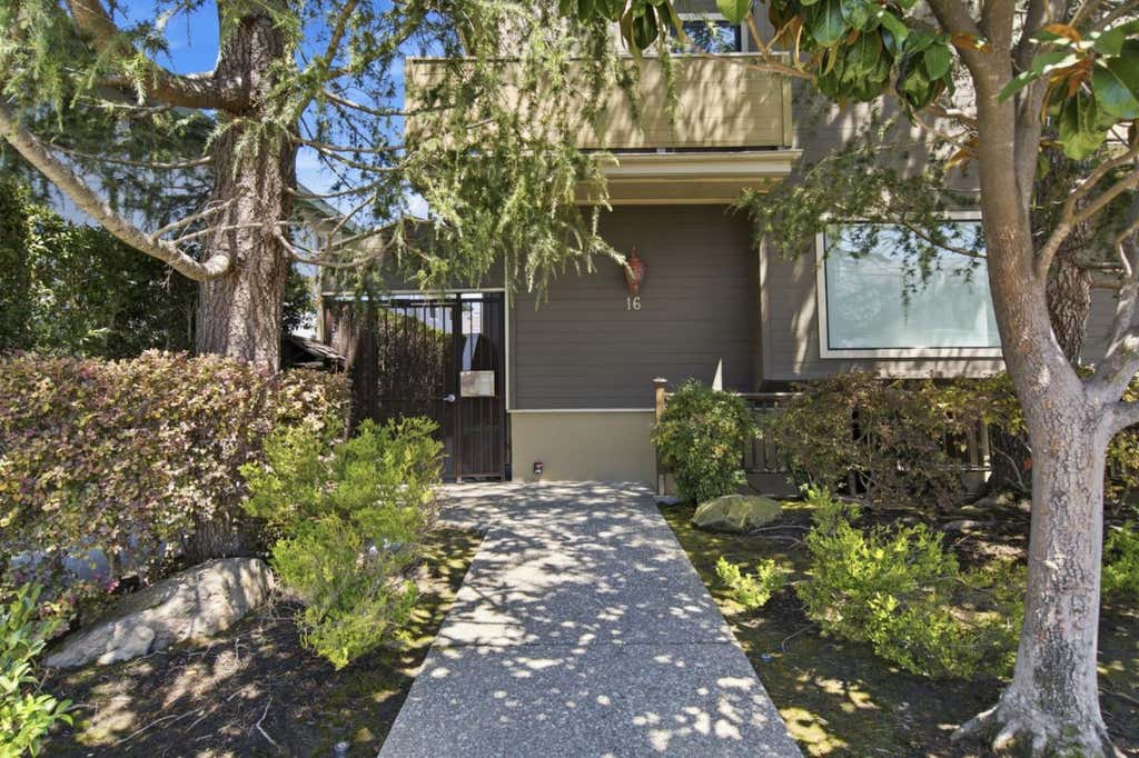 Photo of 16 Lorton Avenue #3, Burlingame, CA 94010 (MLS # ML82058386)