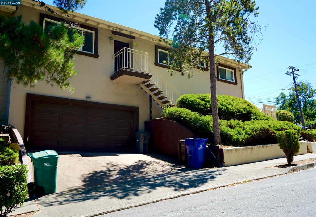 Photo of 3700 Lundholm Ave, Oakland, CA 94605 (MLS # 41143553)
