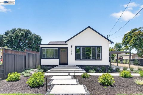 Photo of 1038 Division St, Pleasanton, CA 94566 (MLS # 41135154)