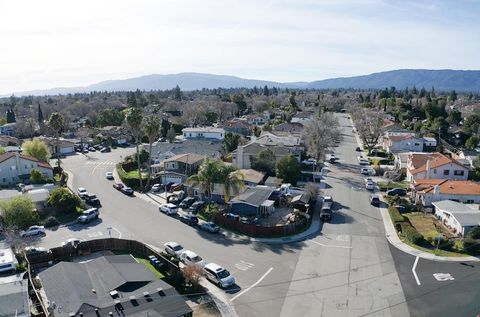 Photo of 18940 Loree Avenue, Cupertino, CA 95014 (MLS # ML82036677)