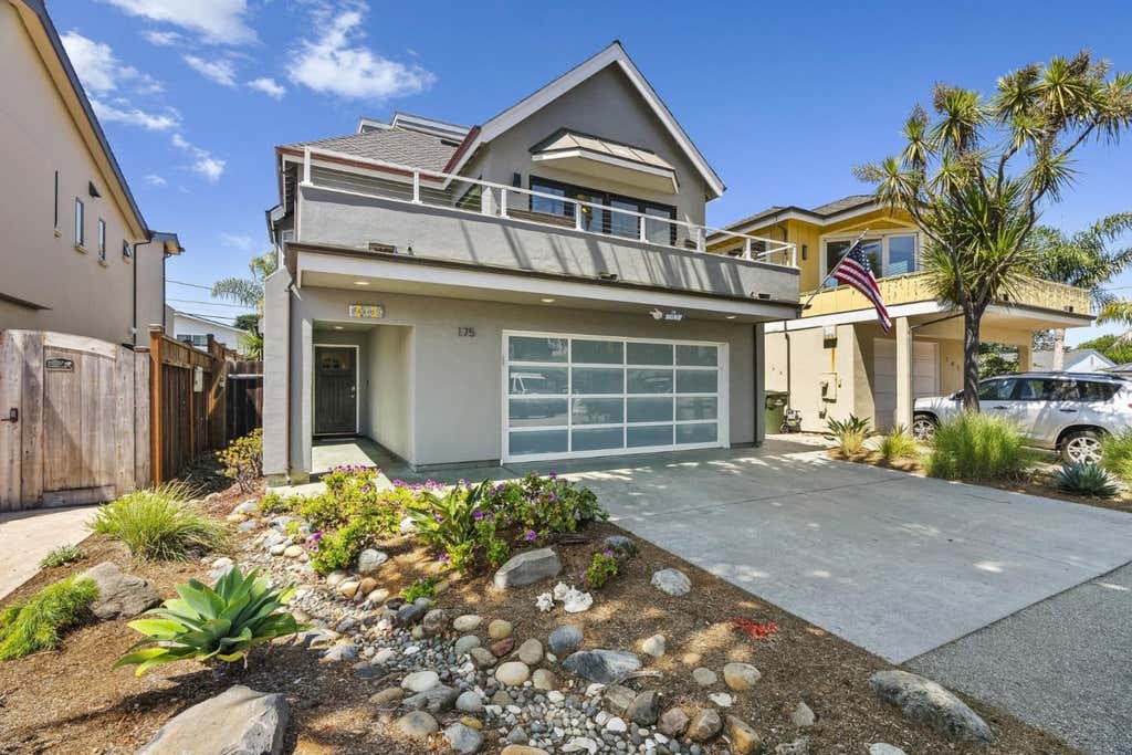 Photo of 175 25th Avenue, Santa Cruz, CA 95062 (MLS # ML82058730)
