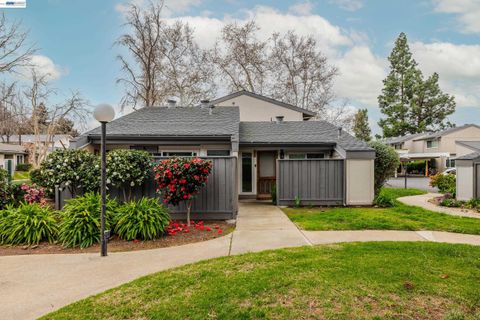 1355 Kenwal Rd Apt A, Concord, CA 94521 - #: 41131183
