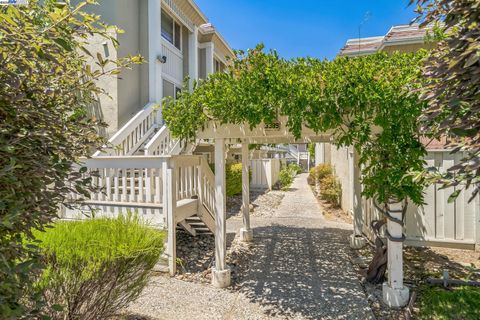 Photo of 3399 Norton Way #6, Pleasanton, CA 94566 (MLS # 41104370)
