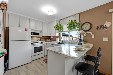 Photo of 3734 Carrigan Cmn, Livermore, CA 94550 (MLS # 41129824)