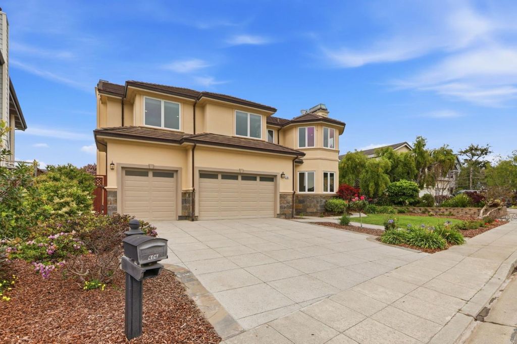Photo of 606 Highland Avenue, Half Moon Bay, CA 94019 (MLS # ML82040753)
