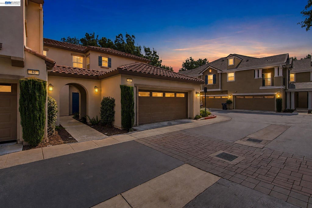 Photo of 44 S Alonsa Ln, Mountain House, CA 95391 (MLS # 41148136)