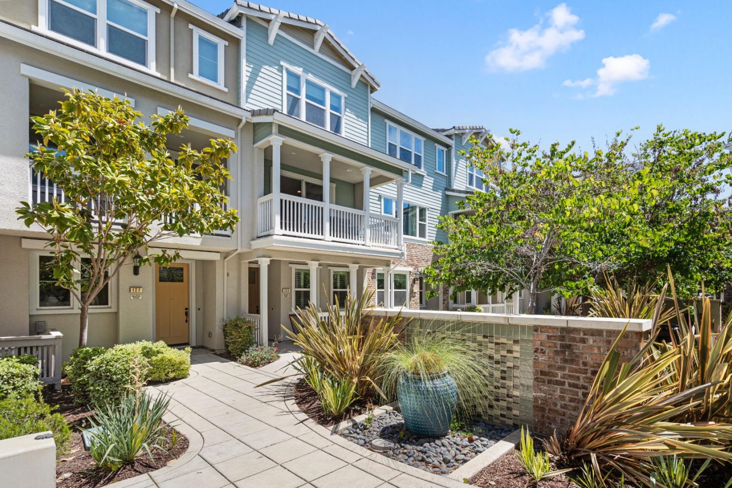 Sunnyvale, California 94086, United States, 3 Bedrooms Bedrooms, ,4 BathroomsBathrooms,Residential,Active,145621