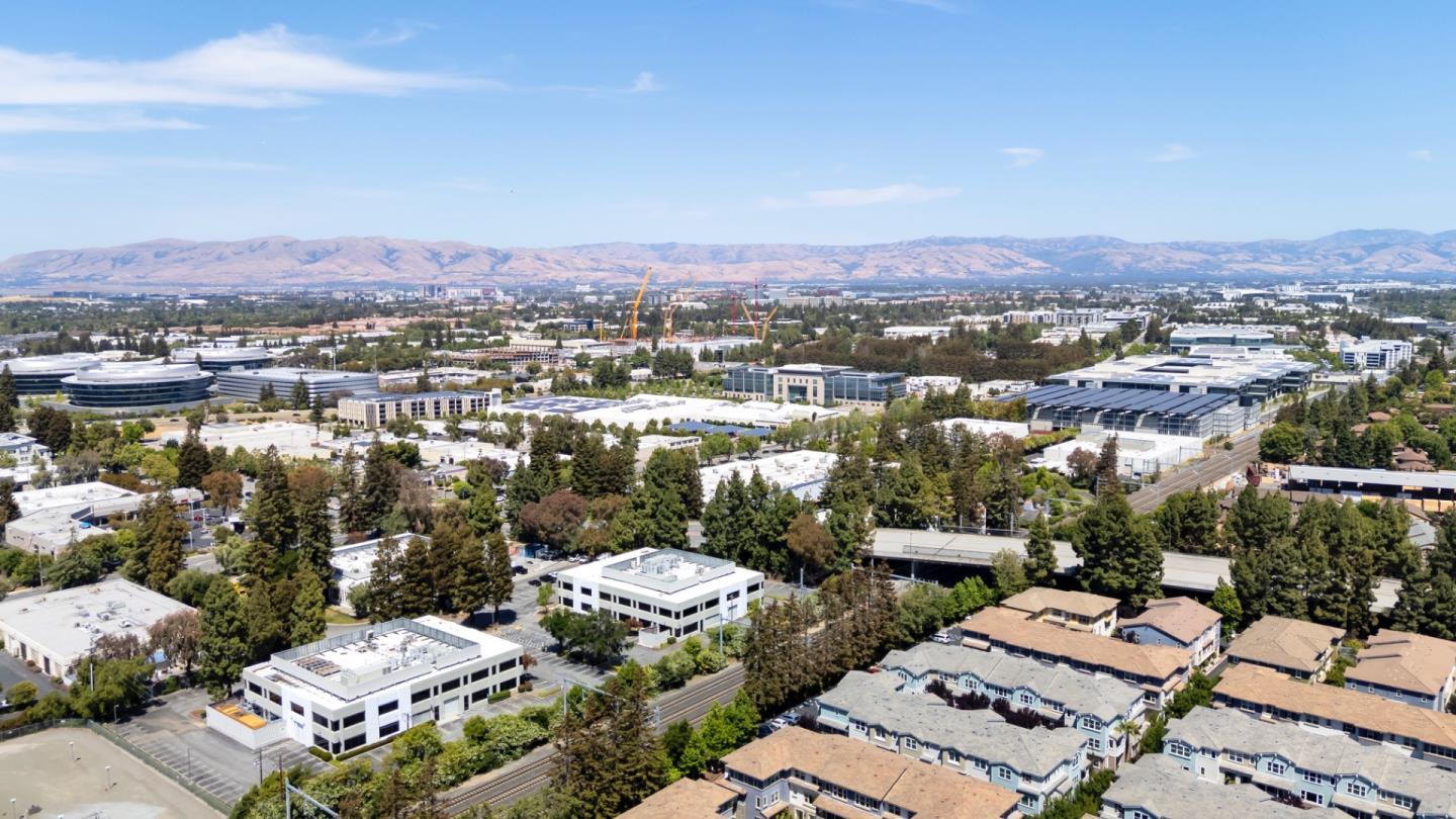 Sunnyvale, California 94086, United States, 3 Bedrooms Bedrooms, ,4 BathroomsBathrooms,Residential,Active,145621