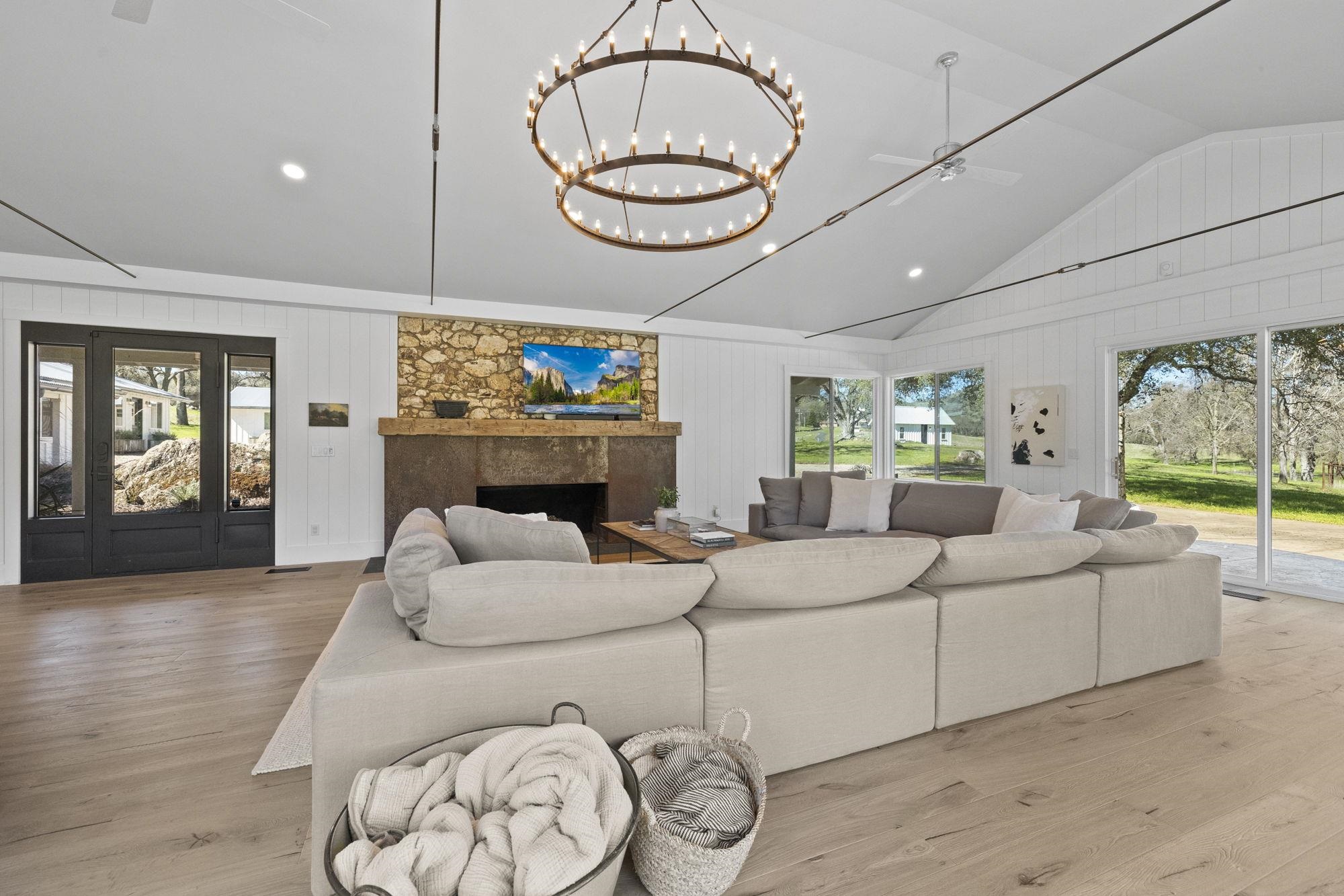 Angels Camp, California, 95222, United States, 4 Bedrooms Bedrooms, ,4 BathroomsBathrooms,Residential,Active,2015240